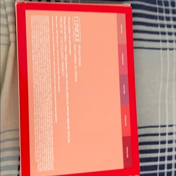 CLINIQUE ~ CLINIQUE KISSES 5 PC SET ~ BOXED NWT - Picture 5 of 6